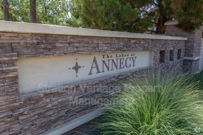 Building Photo - 2724 S Voyager Dr Unit # 103 Rental