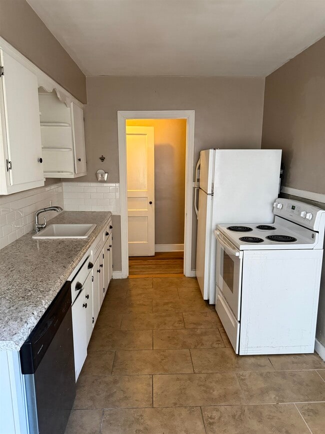 Photo - 2020 Courtland Pl