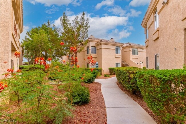 Building Photo - 7400 W Flamingo Rd Unit 2006