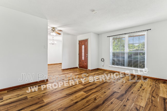 Photo - 2444 Somerset Dr