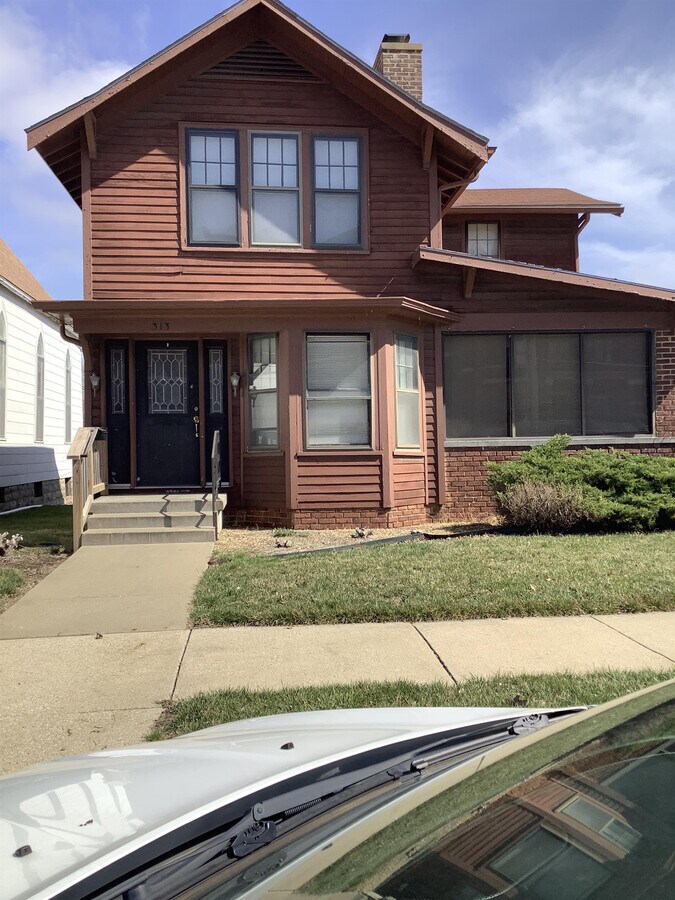 313 S Hickory St Rental House Rental in Ottawa, KS