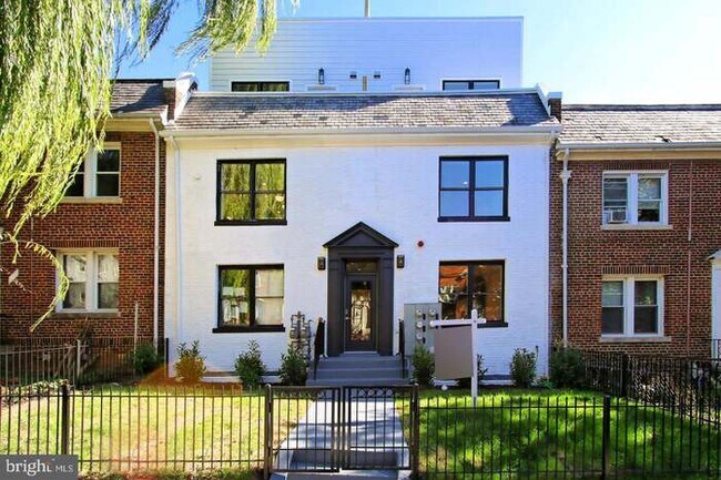 Photo - 1313 Orren St NE