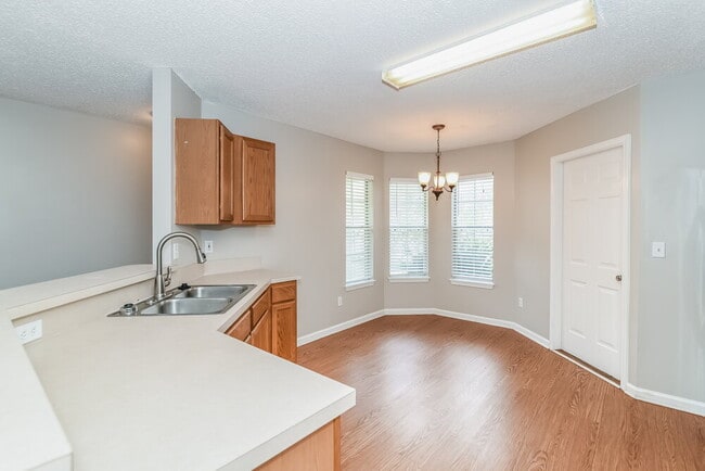 Photo - 3111 Wavering Ln