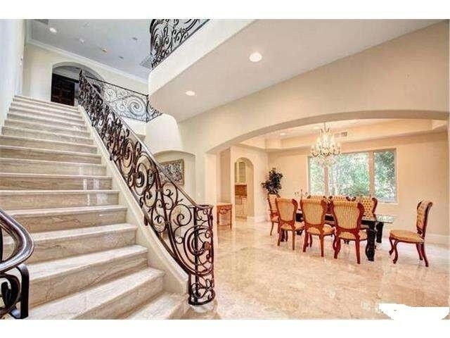 Photo - 1101 S Bundy Dr