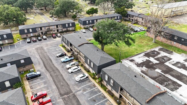 Biloxi Oaks Apartments