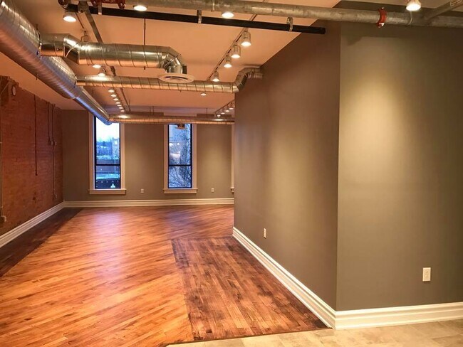 Photo - 110 S Main St Unit 2B