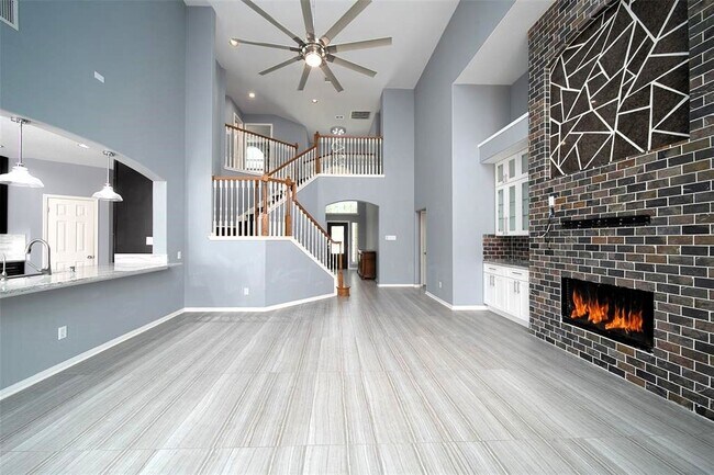 Photo - 4911 Russett Ln