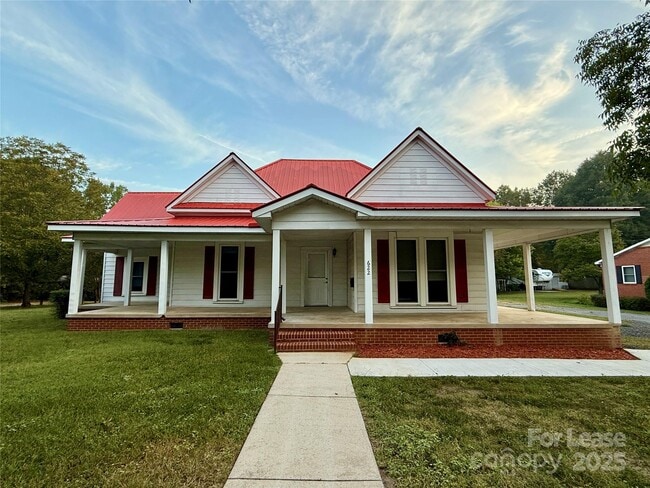 Building Photo - 622 E Iredell Ave Rental