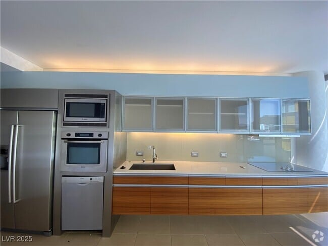 Building Photo - 3726 S Las Vegas Blvd Unit 510 Rental
