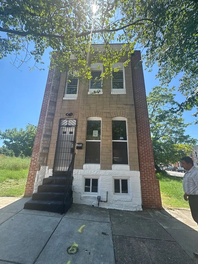 Building Photo - 2041 Harlem Ave