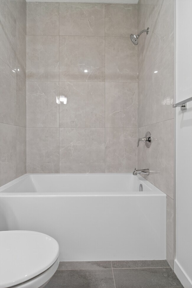 Photo - 12847 103 St NW Unit 4