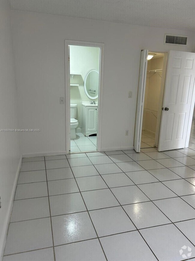 Building Photo - 6125 W 20th Ave Unit 217 Rental