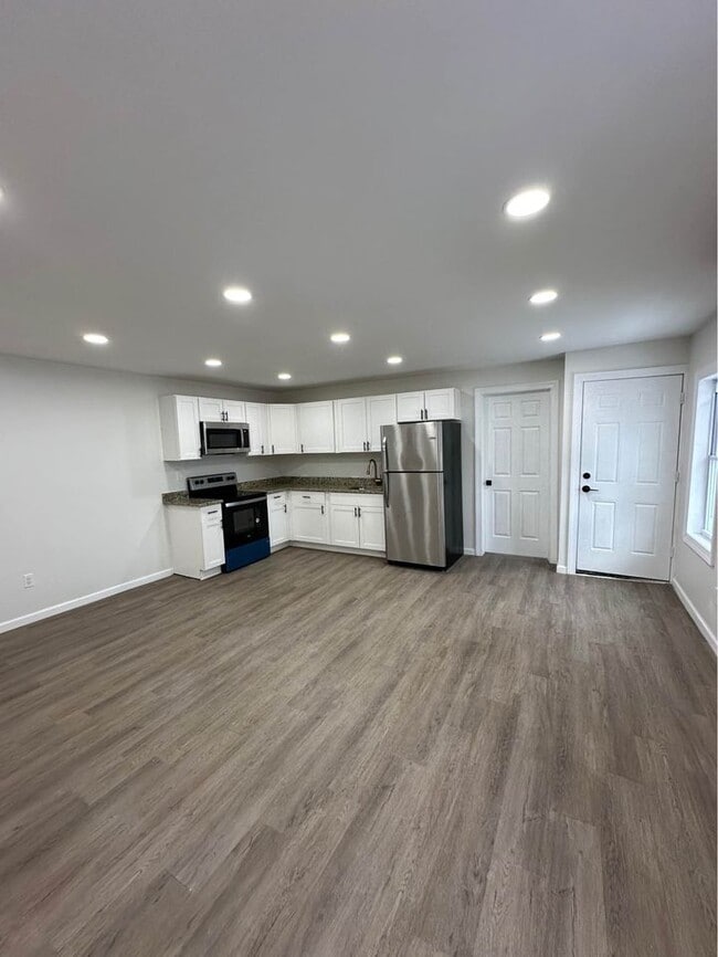 Photo - 536 Beach St Apartment Unit 2