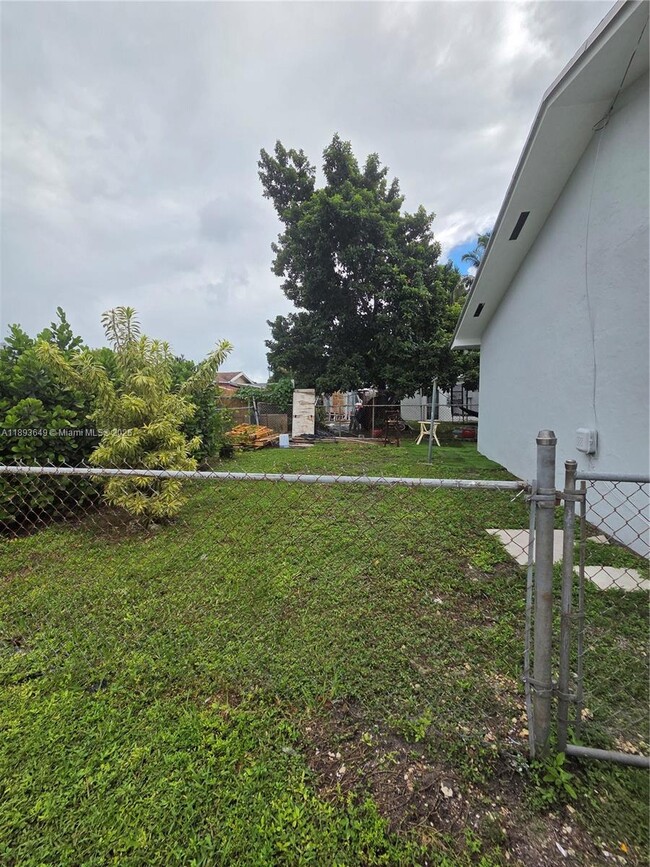 Photo - 799 NW 107th St Unidad 799