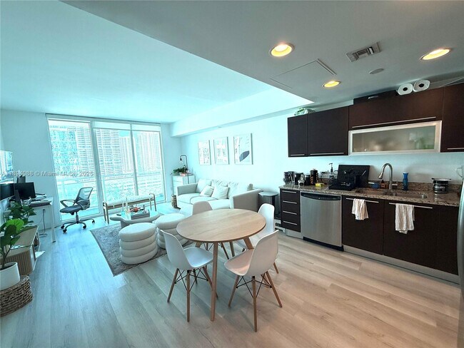 Photo - 950 Brickell Bay Dr Unit 1408