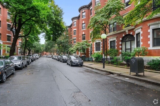 Building Photo - 102 Gainsborough St Unit 302E Rental