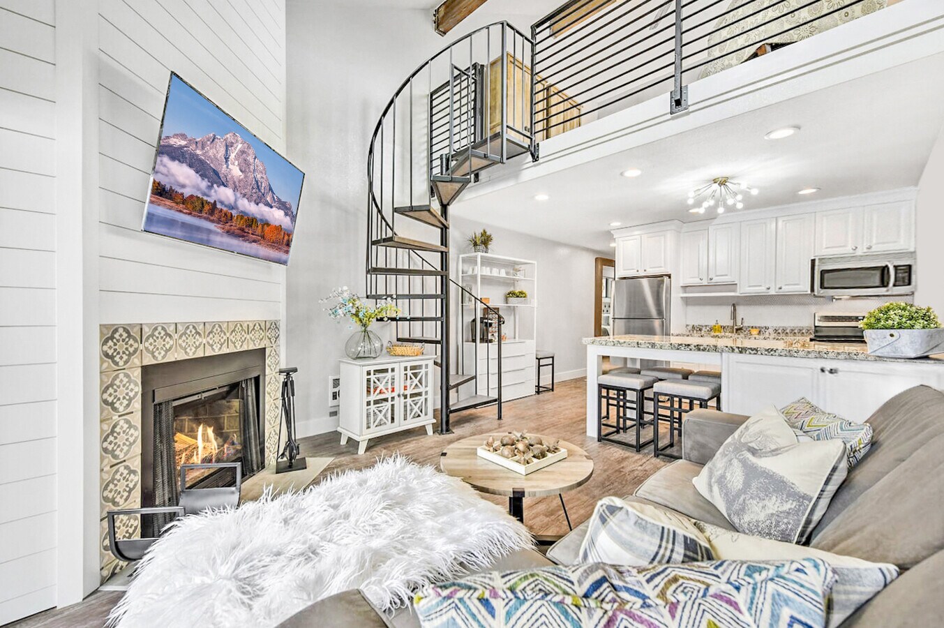 Photo - 1530 Empire Ave Unidad 304