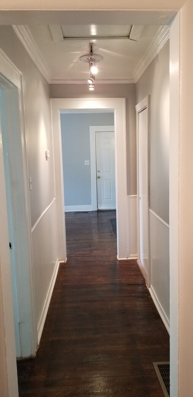 Photo - 706 Moreland Ave SE