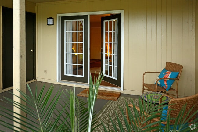 Patio - Tally Square Apartments