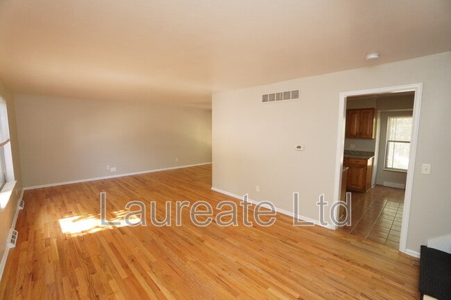 Photo - 1853 S Oakland St
