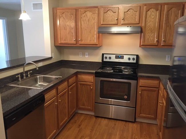 1 hab., cocina - The Estates at Seven Fields