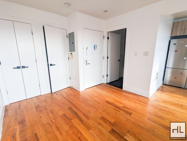 Photo - BROADWAY Unit #4B