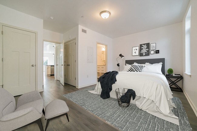 Photo - 6615 Ridge Avenue