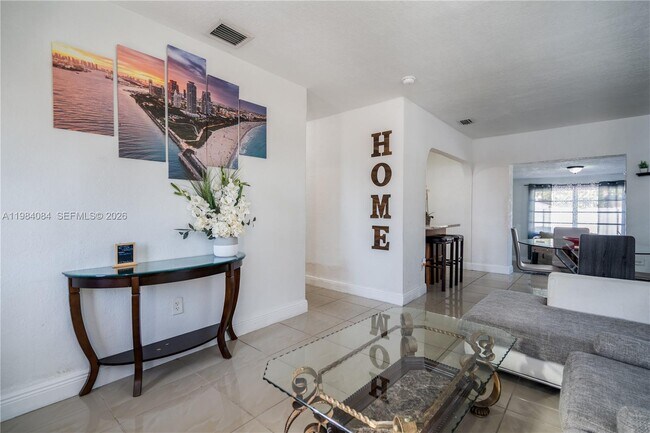 Photo - 690 E 10th Ave