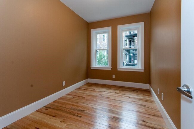 Photo - 6 Lothian Rd Unit 3
