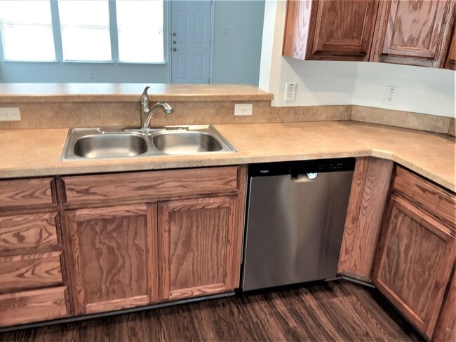 Photo - 1212 Gardenia Ln