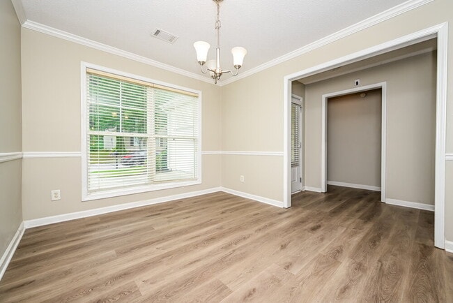 Photo - 3896 Pine Village Pl