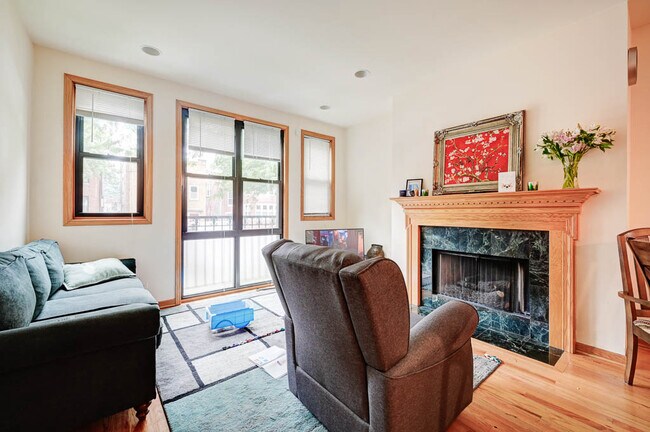 Photo - 3117 N Damen Ave Unit 1