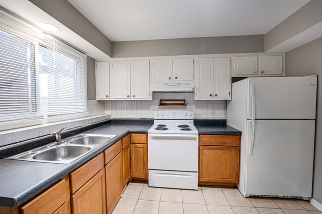 Photo - 839 Bishop Ave