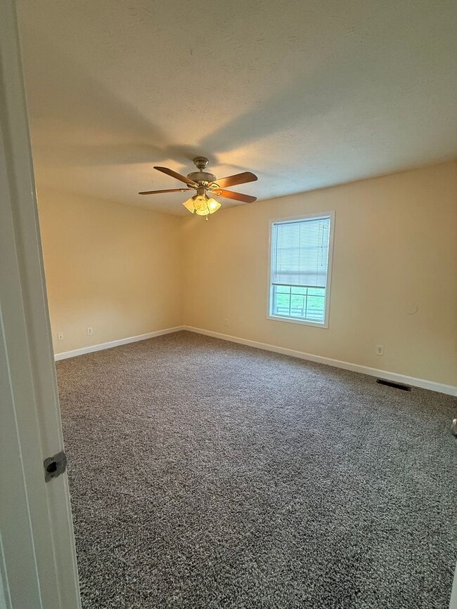 Photo - Great townhouse for quiet family living