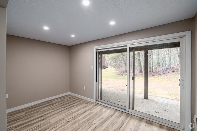 2BR, 2BA - 1,277SF - Den