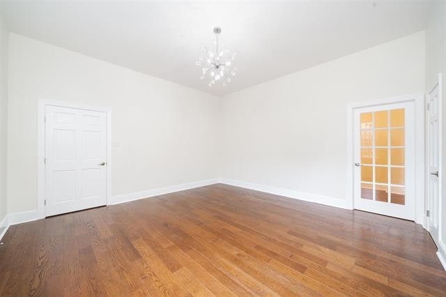 Photo - 33 Glenwood Ave Unit side entrance