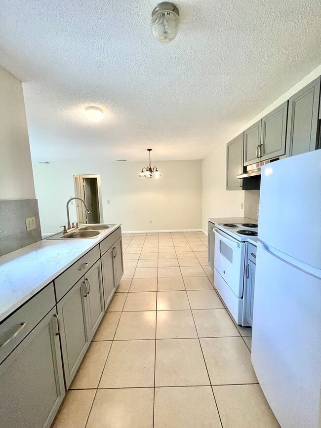 Photo - 402 S 14th St
