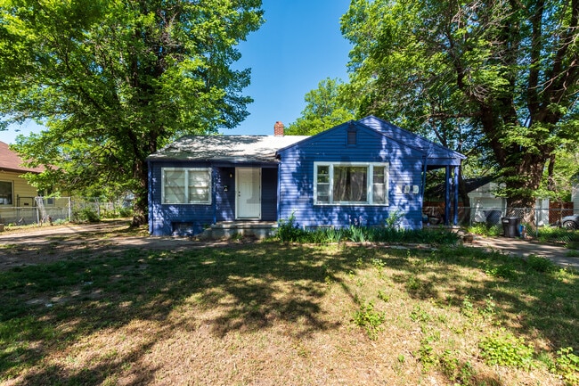 Building Photo - 1421 N Holyoke St