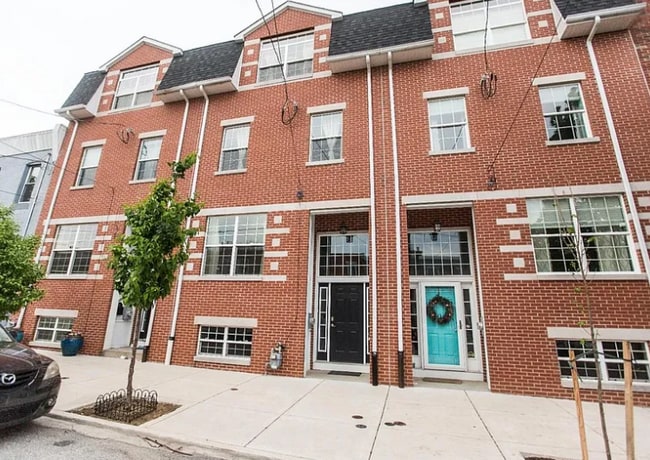 Building Photo - 2545 E Dauphin St
