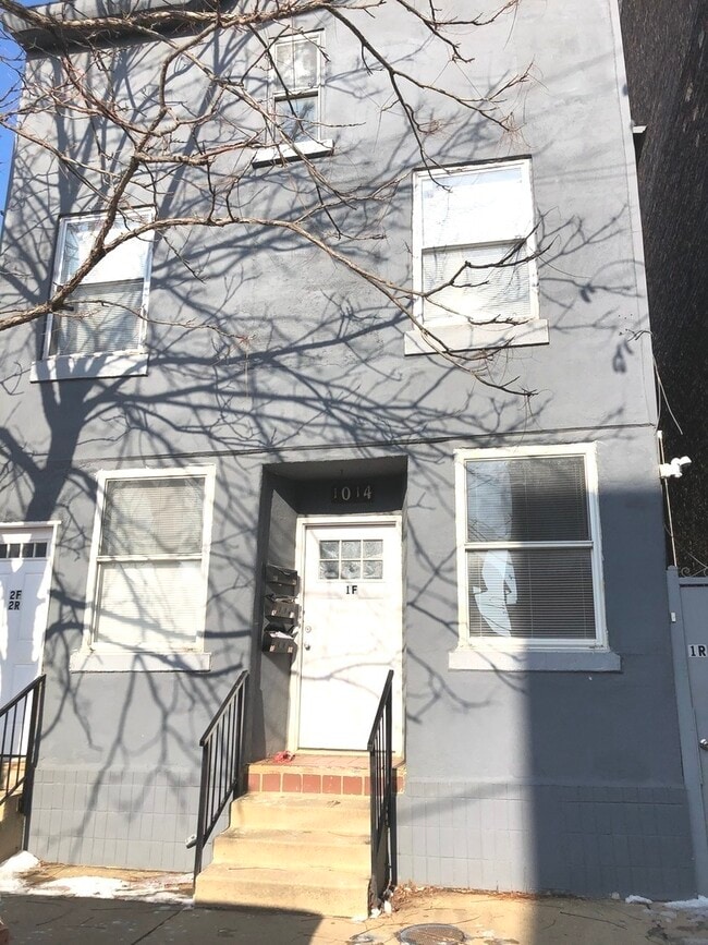 Building Photo - 1014 W 19th St