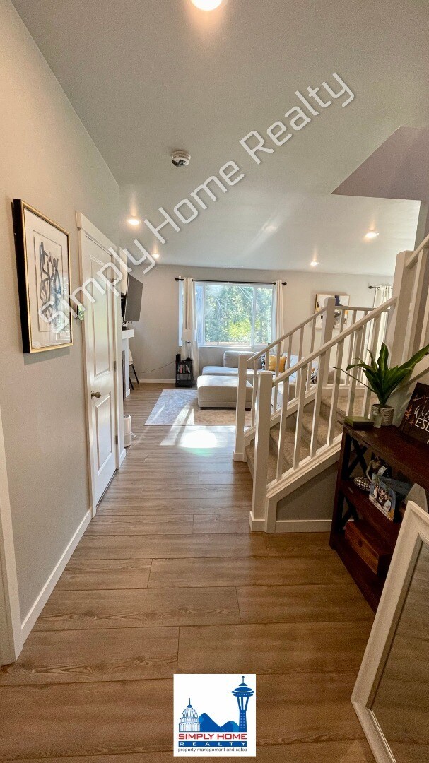 Photo - Step into the luxurious comfort of your dream home!