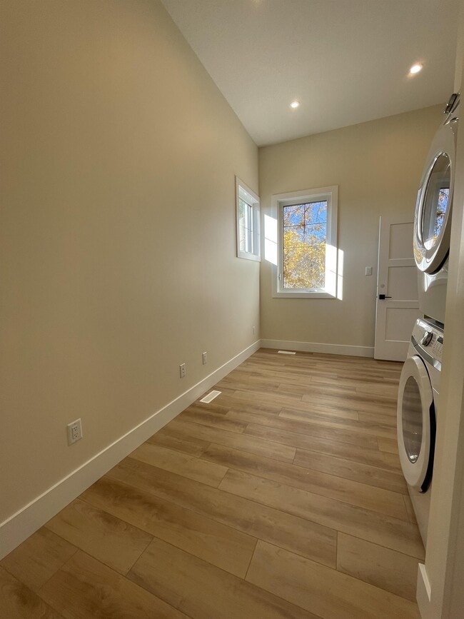 Photo - 8715-8110 110 St NW Unit 3A