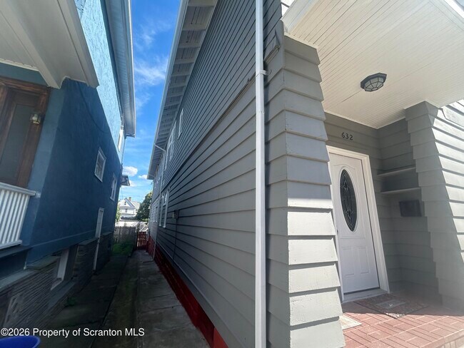632 N Irving Ave