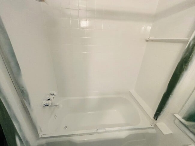 Photo - 154 Hegemans Ln