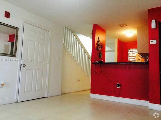 Building Photo - 1043 NW 4th St Unit #8 Rental