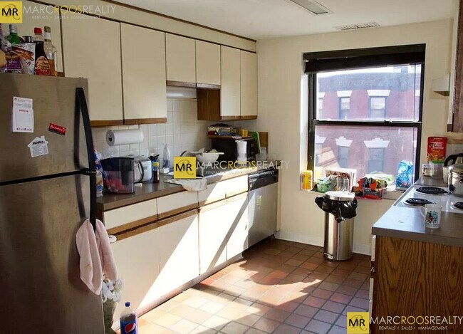 Photo - 103 Gainsborough St Unidad #403