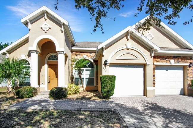 Building Photo - Move-In Ready Home with Open Layout and Op...