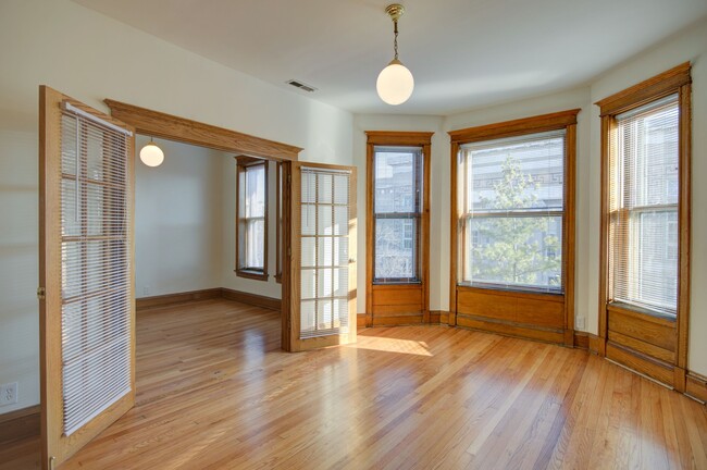 Photo - 848 W Waveland Ave Unit 3