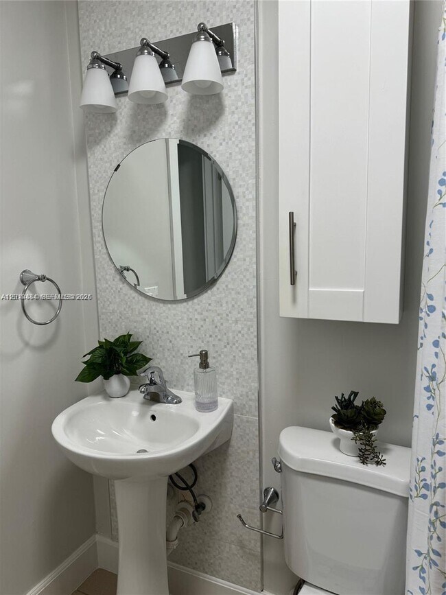 Photo - 501 SW 120th Ave