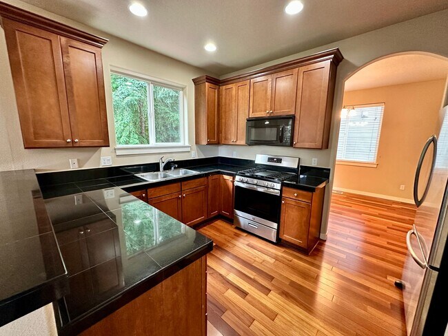 Photo - Beautiful 6-bedroom 4-bathroom home in an upscale neighborhood in the Sexton Mountain section of ...